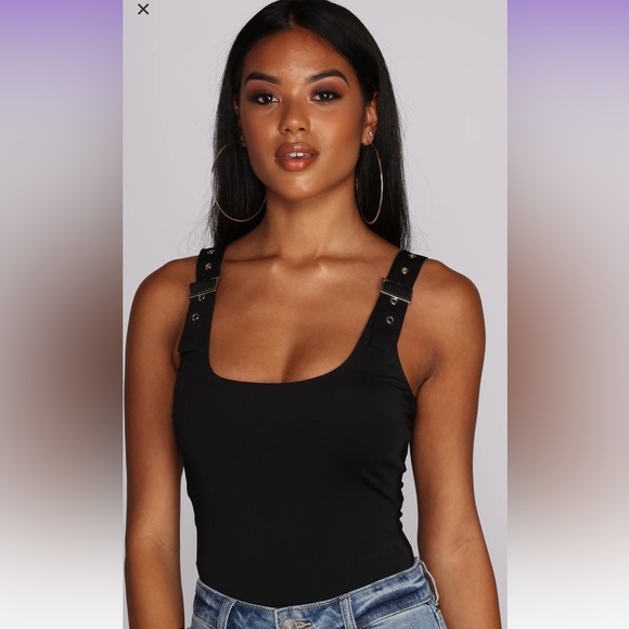 Black Bodysuit 🖤 - Picture 2 of 8